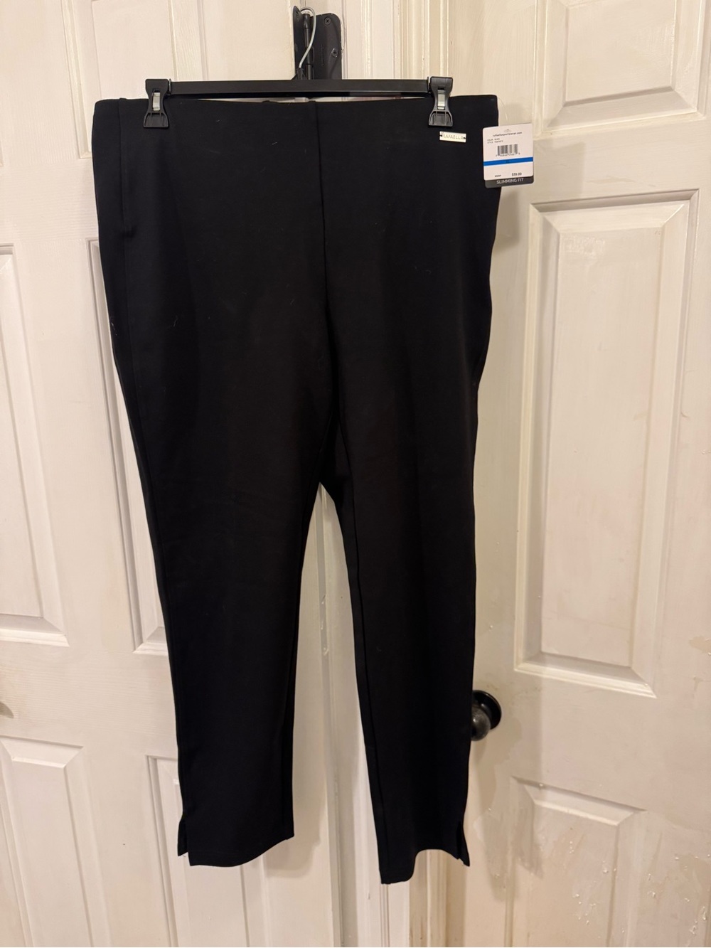 New W/ tags Never Worn Women’s Stretchy Pants Size XL Very nice Pants